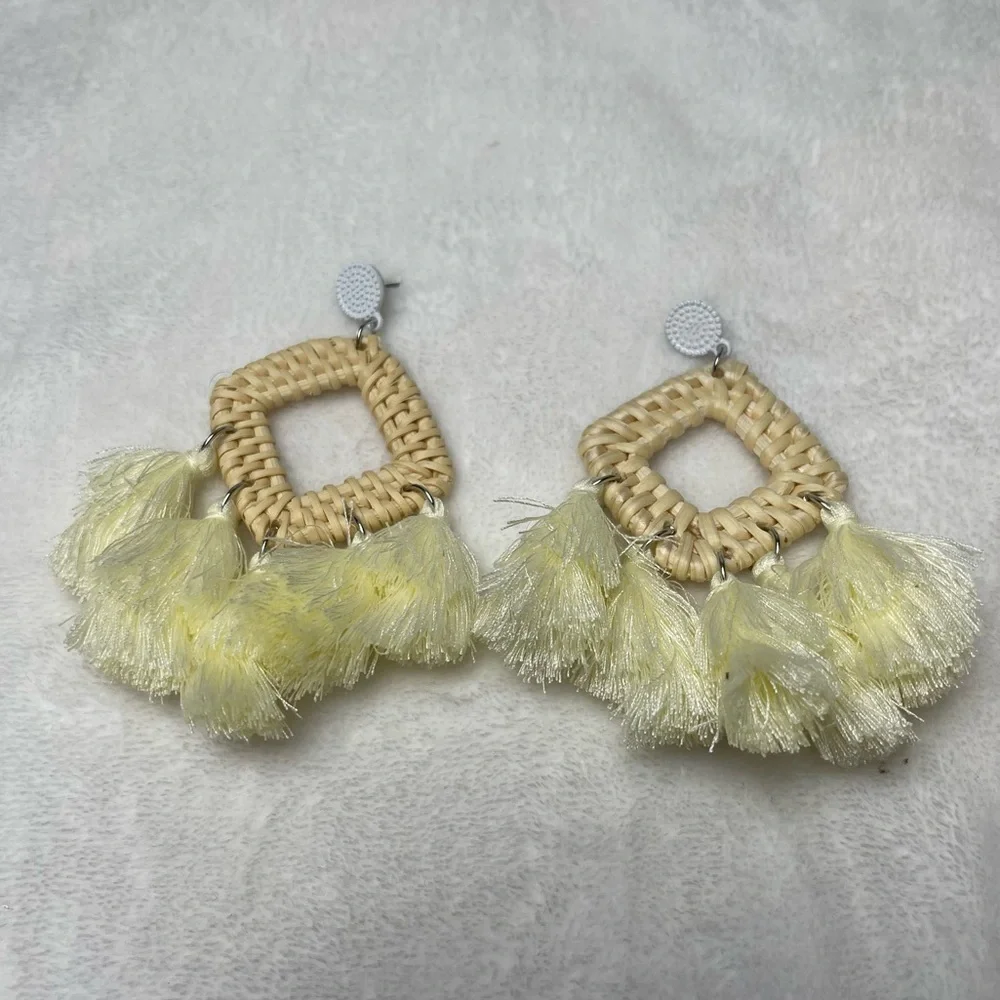 Bleached Rattan Whicker Tassel Bohemian Earrings ER06.3